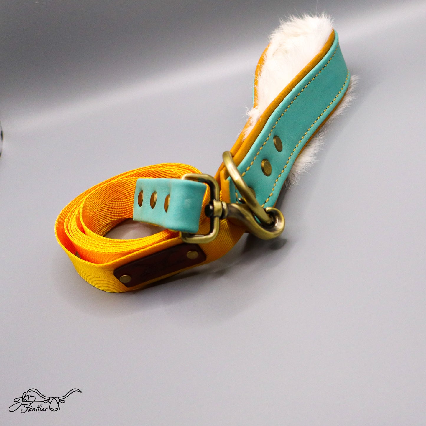 Premium Leash with Rabbit Fur Handle Lining