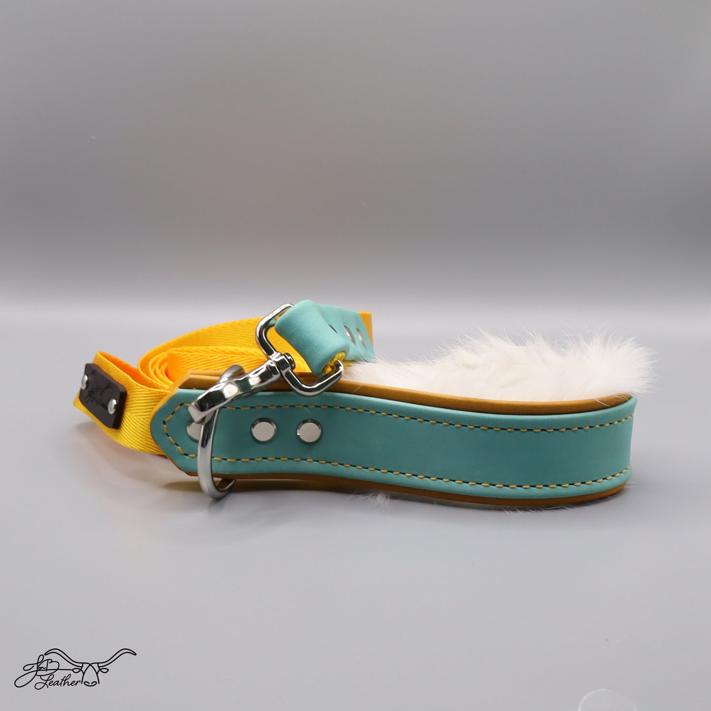 Premium Leash with Rabbit Fur Handle Lining