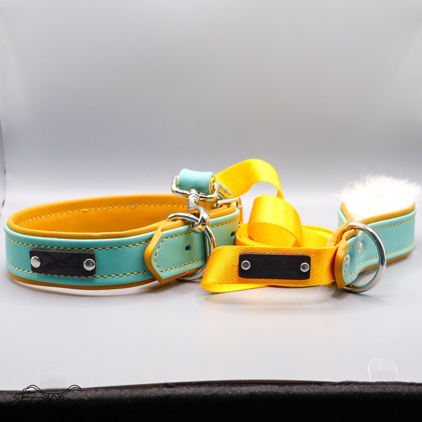 Premium Leash with Rabbit Fur Handle Lining
