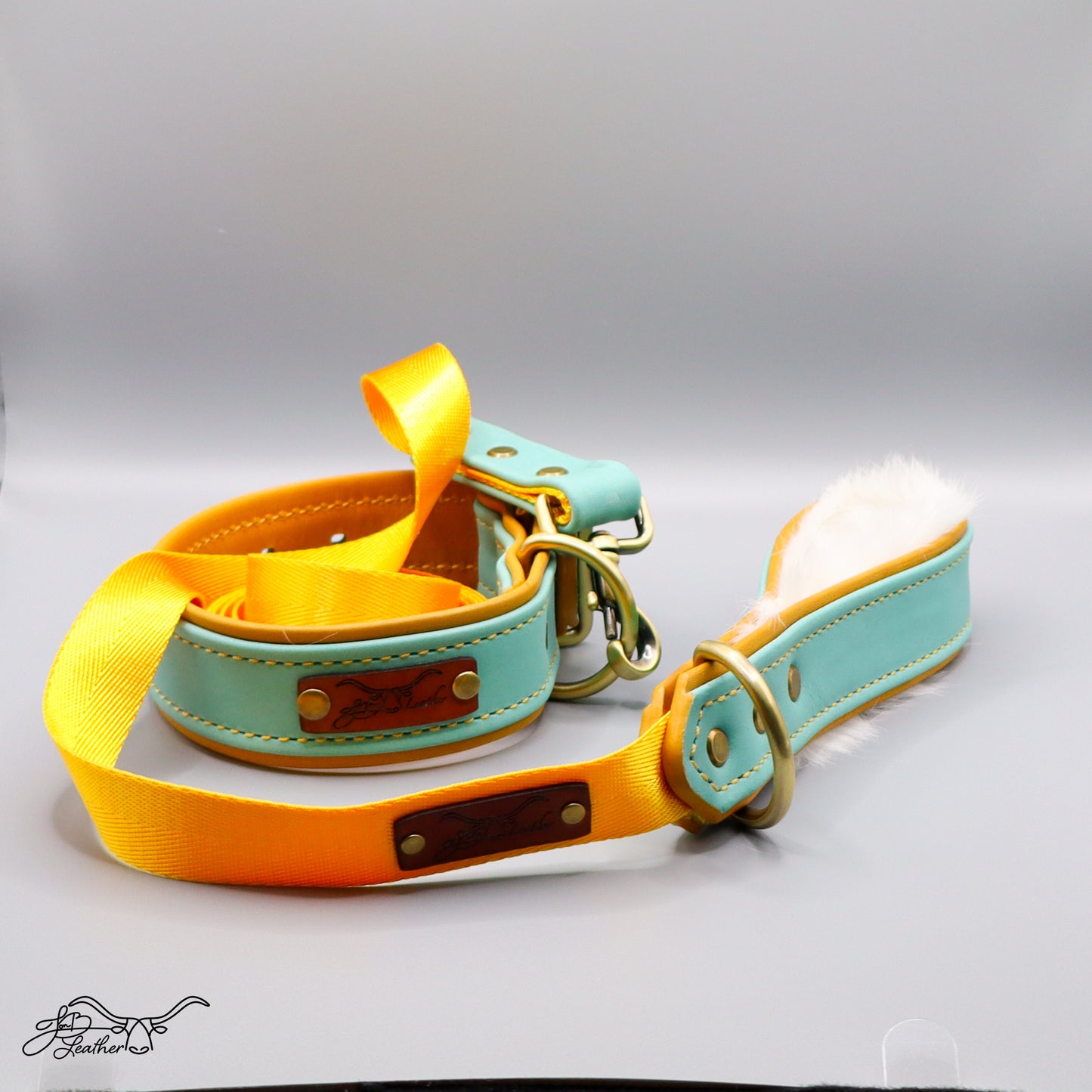 Premium Leash with Rabbit Fur Handle Lining