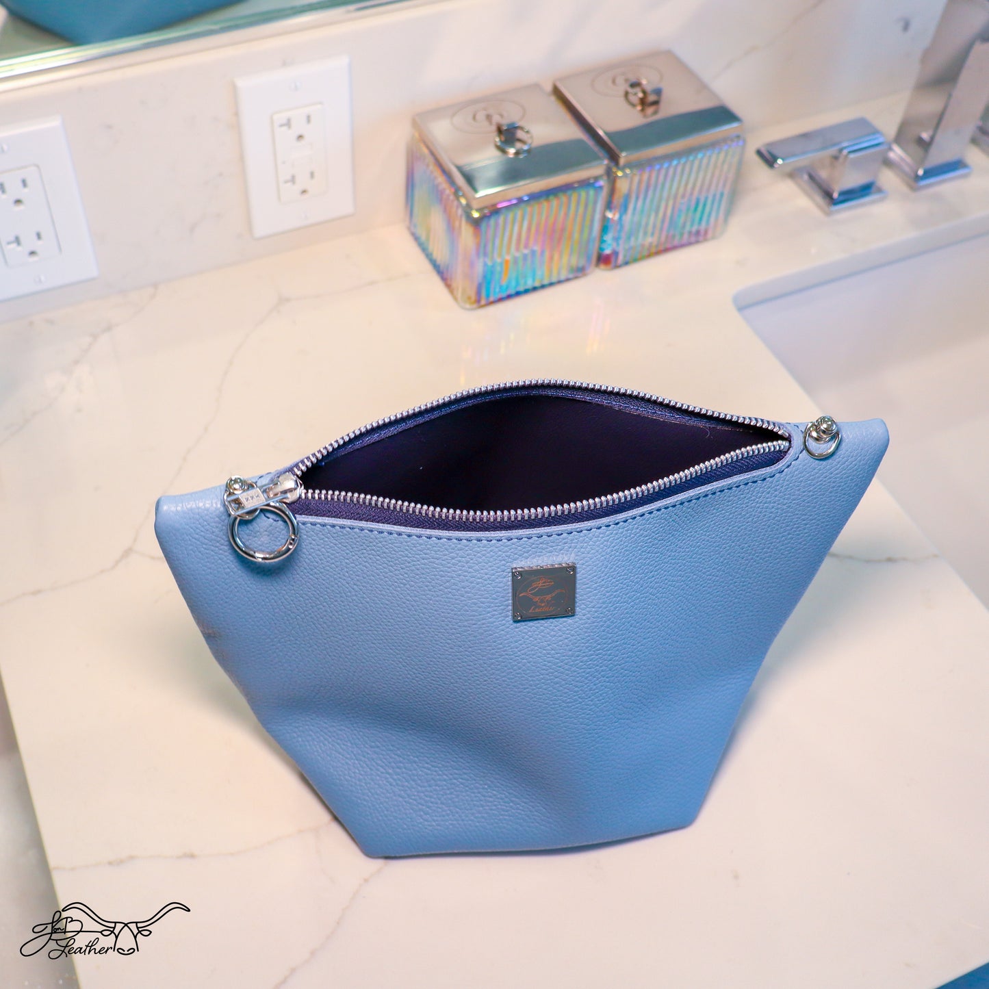 Travel Accessories Bag - Clip-It Large