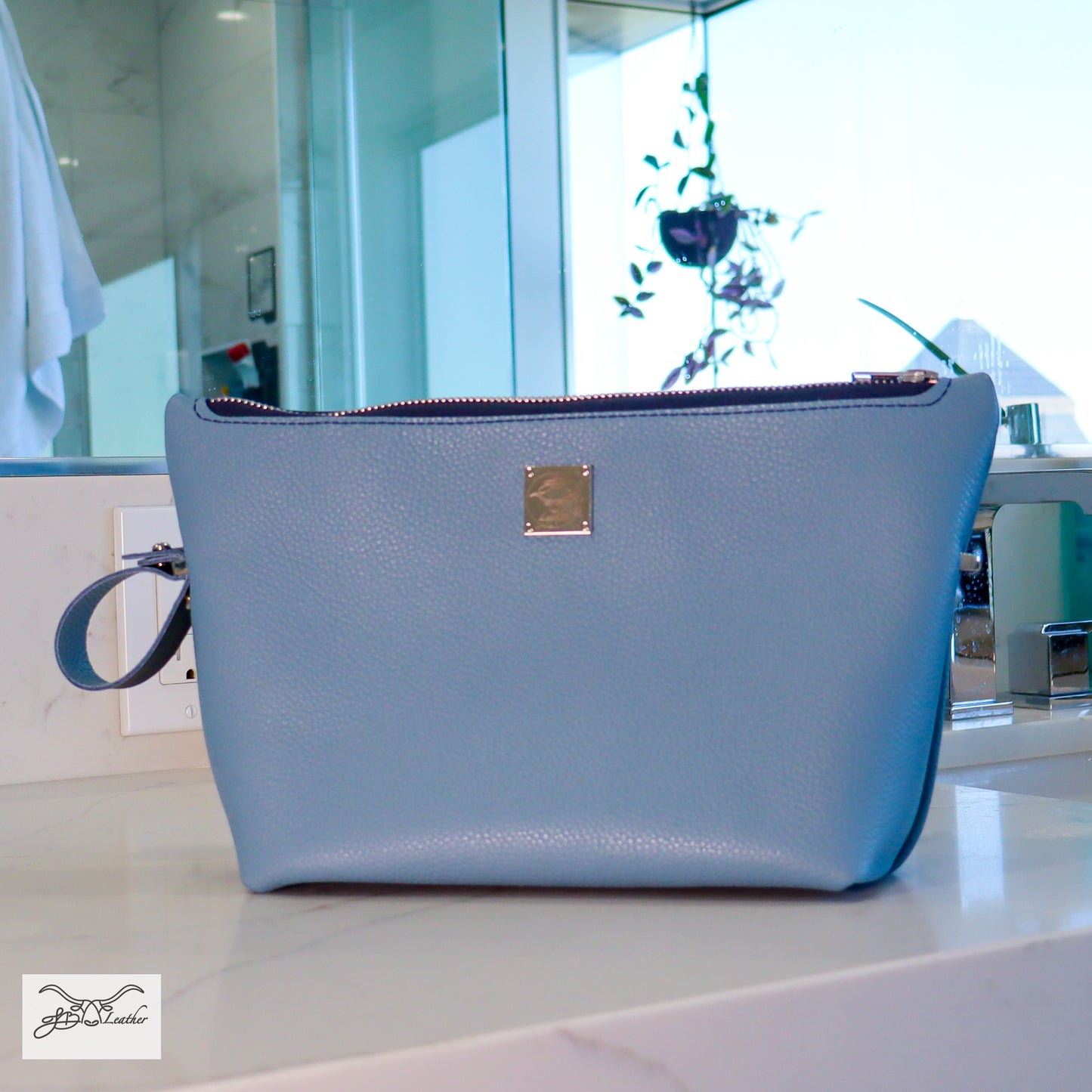 Travel Accessories Bag - Medium Sized Toiletries Bag